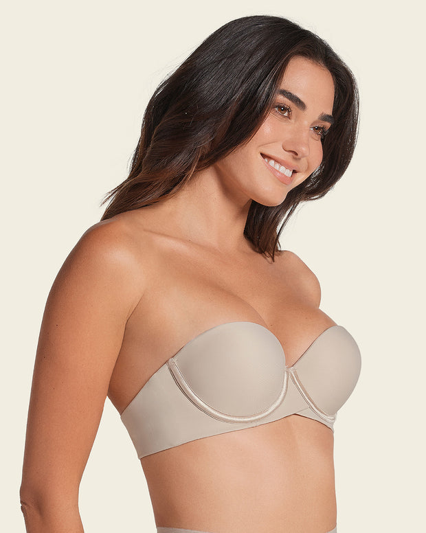 Brasier strapless de doble realce que aumenta dos tallas de copa