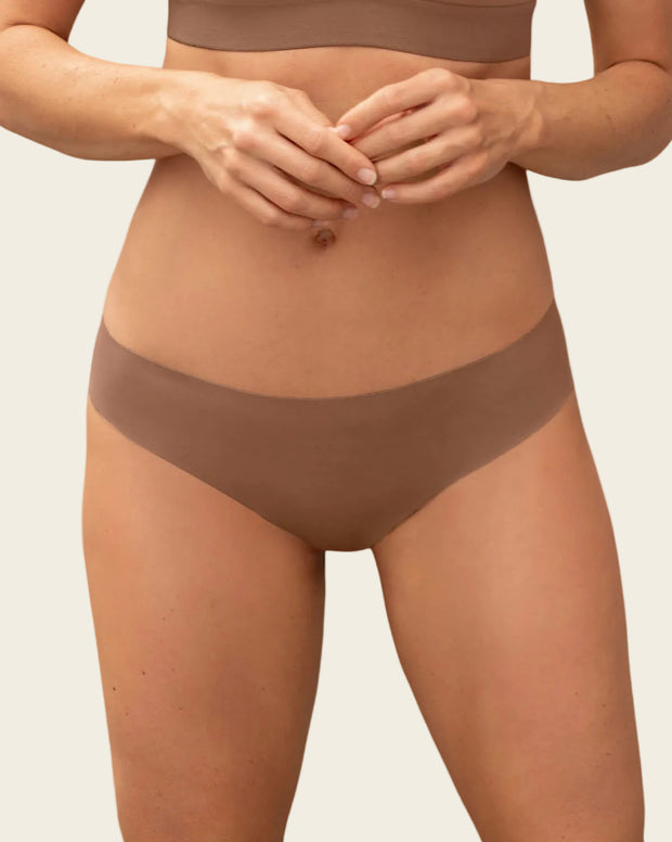 Panty brasilera invisible ultraplano sin elásticos y de pocas costuras