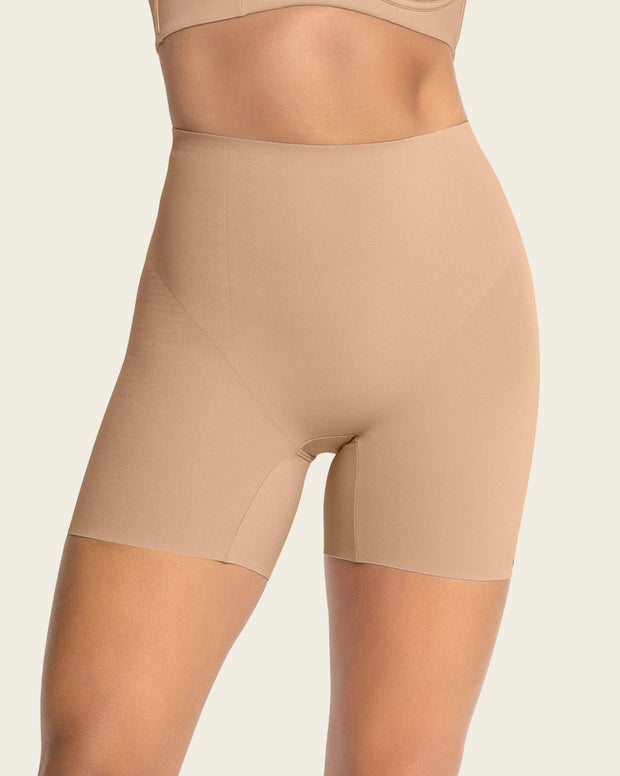 Short de control con almohadillas removibles levanta cola