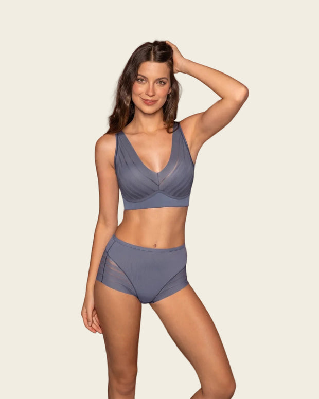 Panty faja clásico con control moderado de abdomen y bandas en tul