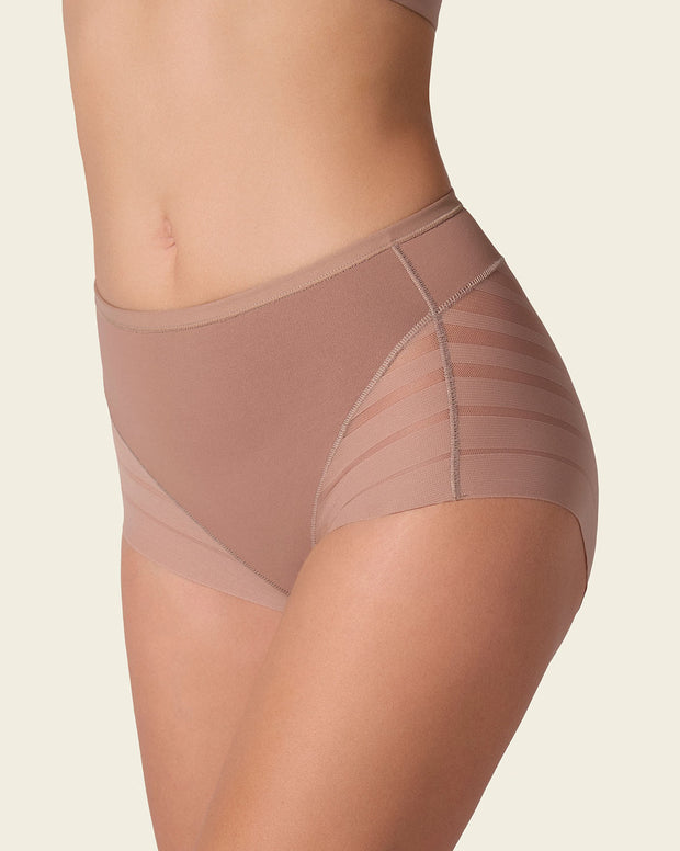 Panty faja clásico con control moderado de abdomen y bandas en tul