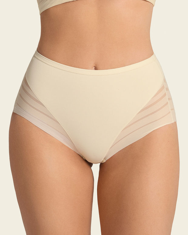 Panty faja clásico con control moderado de abdomen y bandas en tul