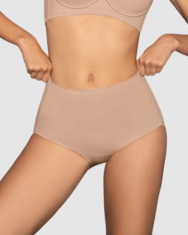 Panty clásico efecto invisible de control fuerte en abdomen