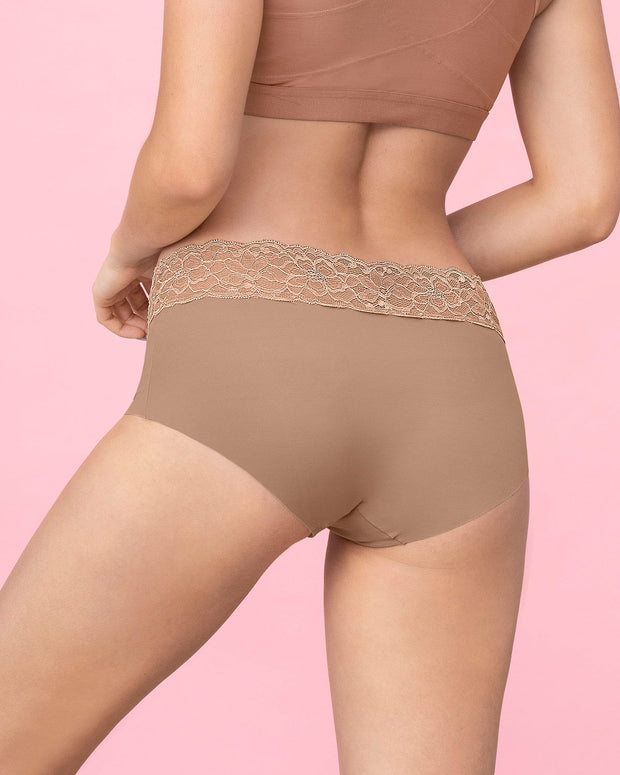 Panty hipster en tela ultraliviana con franja de encaje