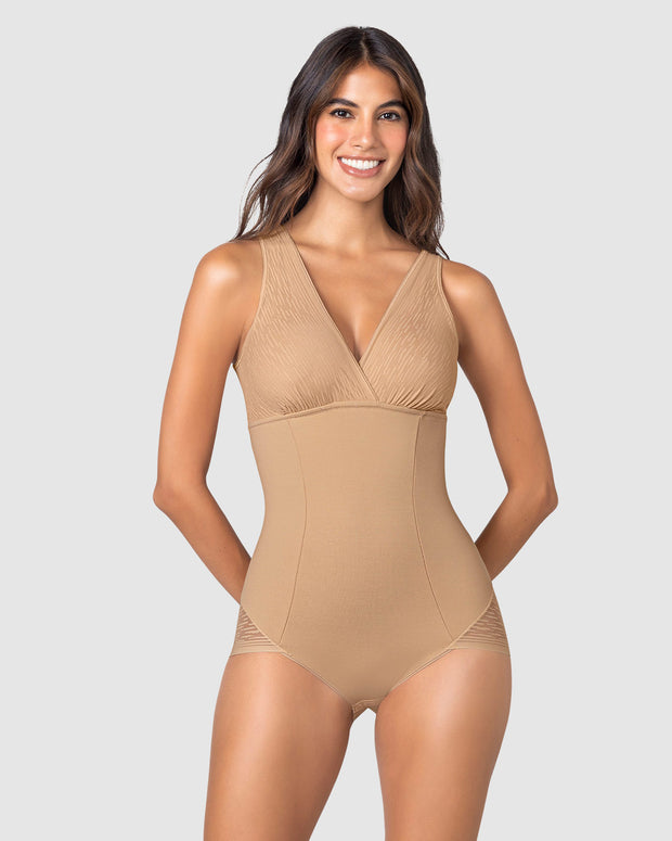 Faja tipo body con bralette incorporado con control de abdomen
