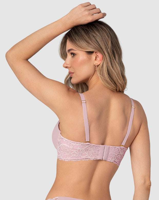 Brasier triple realce efecto 3D escote profundo