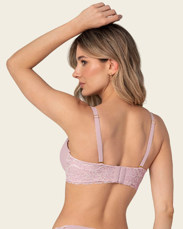 Brasier triple realce efecto 3D escote profundo
