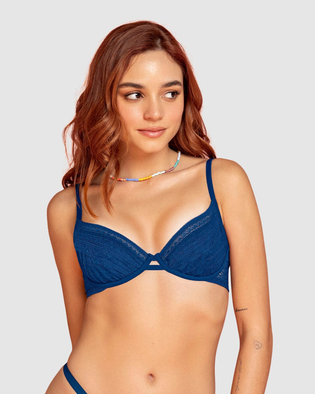 Bralette con arco en encaje liviano y suave