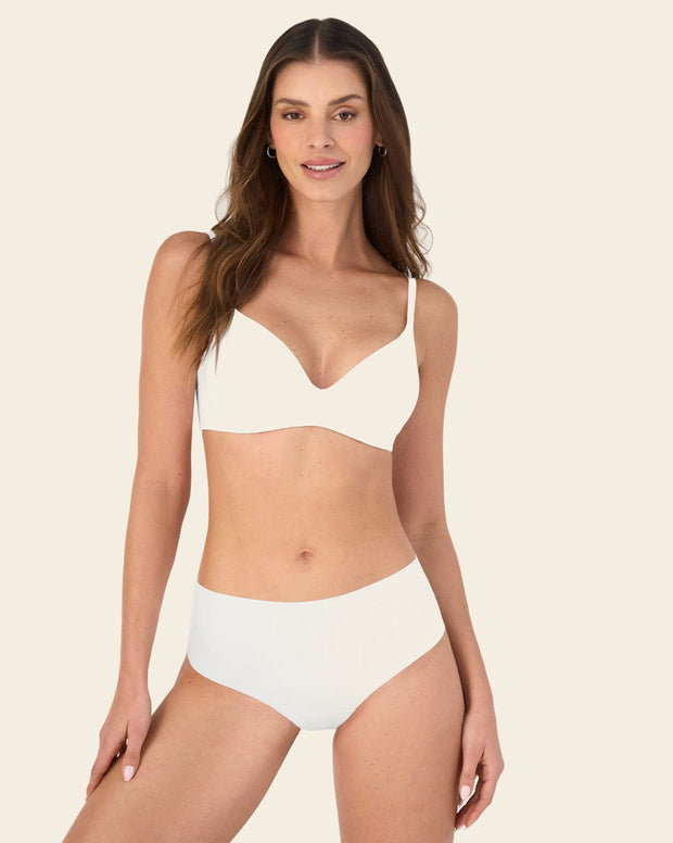 Brasier ultraligero y suave con copas en doble capa de tela
