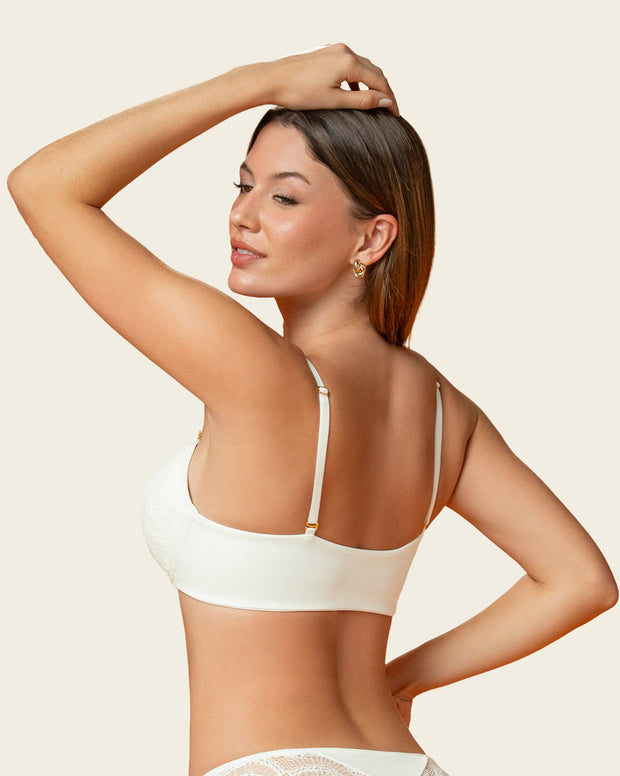 Brasier en encaje con abrochadura frontal y espalda lisa