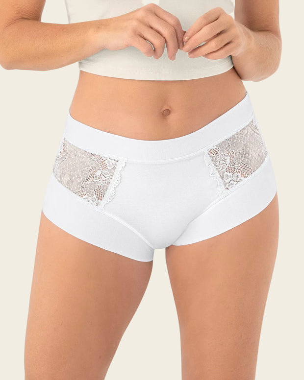 Panty clásico con detalles laterales en encaje