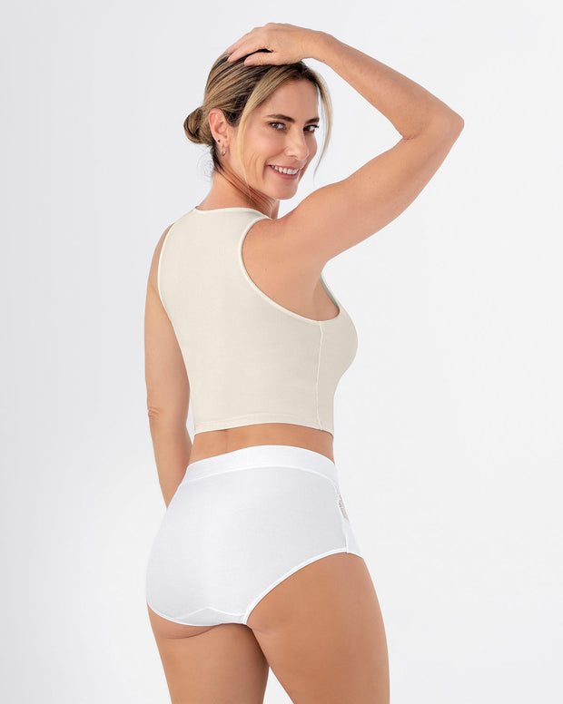 Panty clásico con detalles laterales en encaje