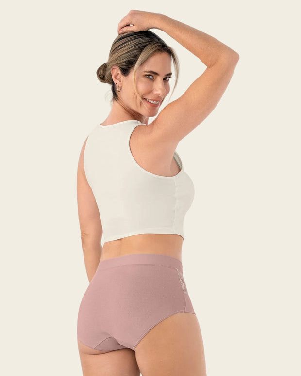 Panty clásico con detalles laterales en encaje