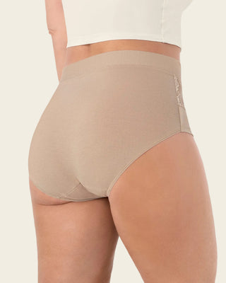 Panty clásico con detalles laterales en encaje#color_802-cafe-claro
