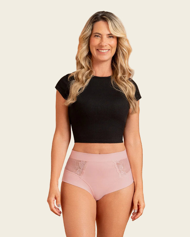 Panty clásico con detalles laterales en encaje