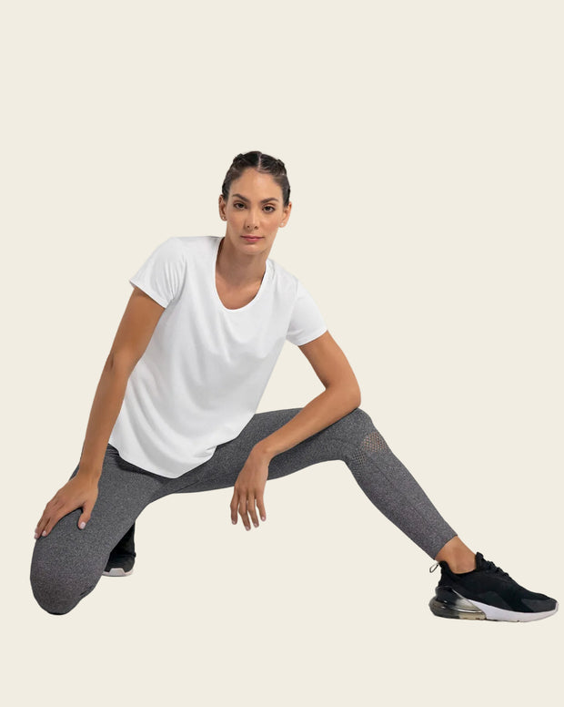 Camiseta deportiva de secado rápido y silueta semiajustada