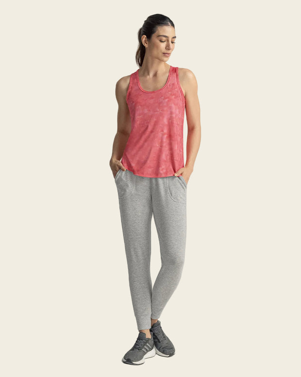 Camiseta deportiva de secado rápido y silueta semiajustada para mujer