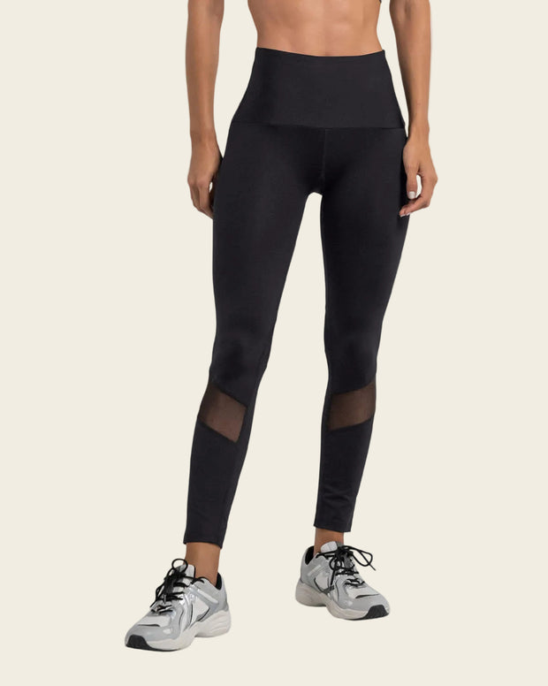 Legging de control con transparencias y tecnología copper