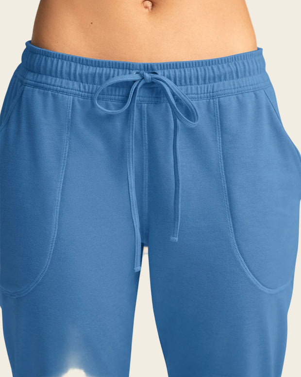 Jogger deportivo de silueta amplia con bolsillos