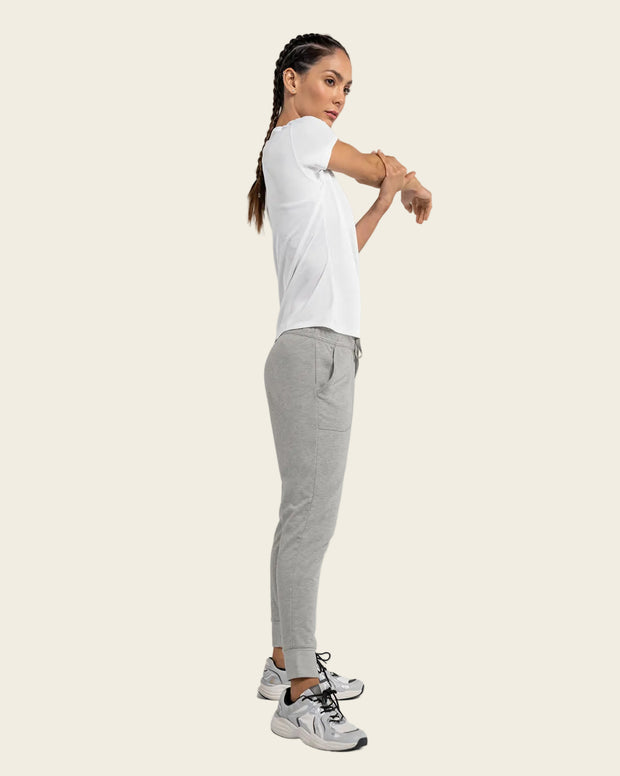 Jogger deportivo de silueta amplia con bolsillos