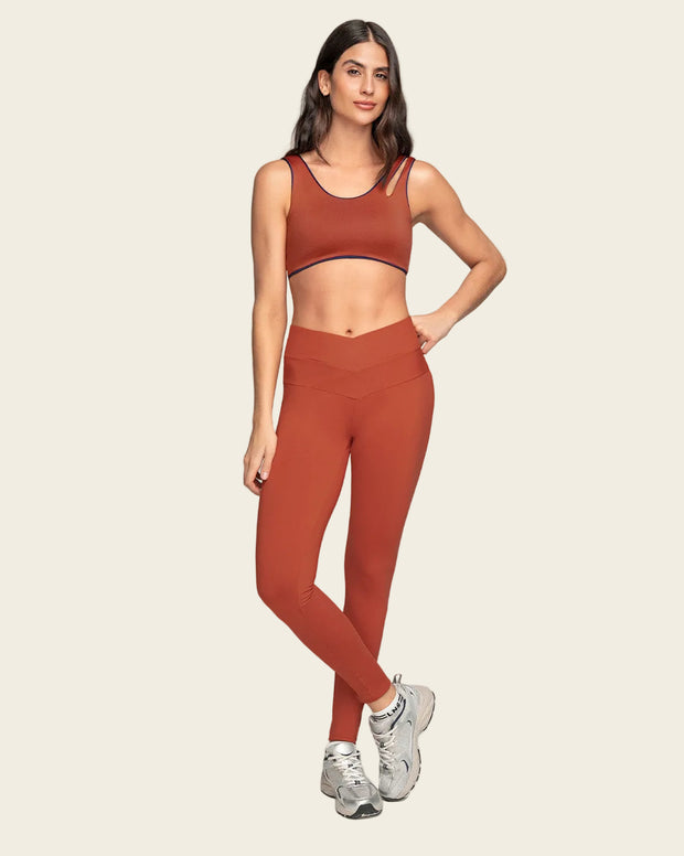 Legging deportivo de control con pretina cruzada en forma de V