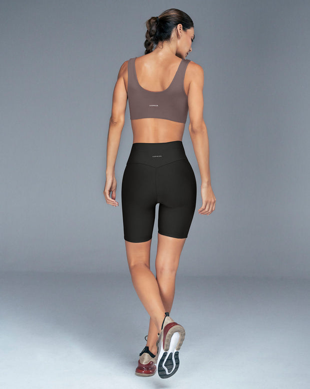 Short deportivo tipo biker