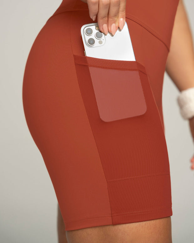 Short ciclista con bolsillo lateral y control de abdomen