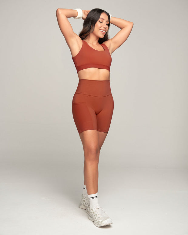 Short ciclista con bolsillo lateral y control de abdomen