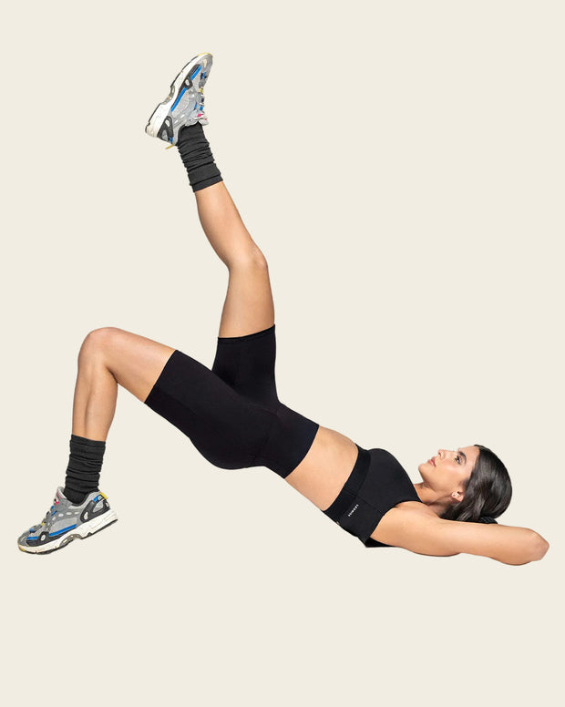 Short ciclista con bolsillo lateral y control de abdomen
