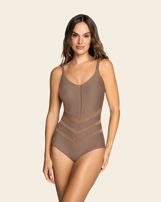 Vestido de baño entero control suave con transparencias en abdomen#color_833-arena
