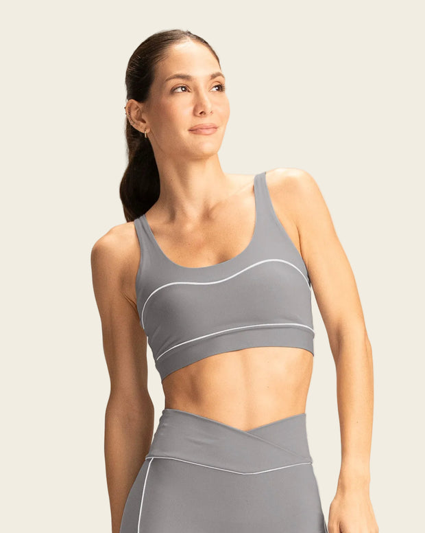Top deportivo con cargaderas dobles