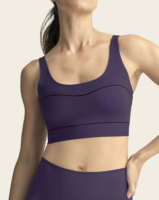 Top deportivo con cargaderas dobles en espalda