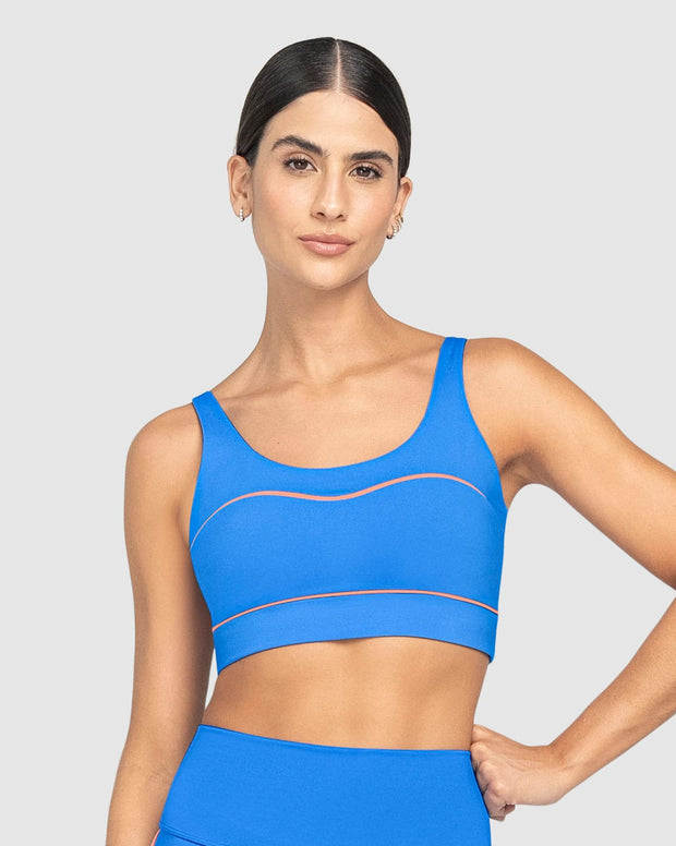 Top deportivo con cargaderas dobles en espalda