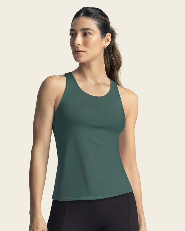 Camiseta deportiva con top interno de buen ajuste