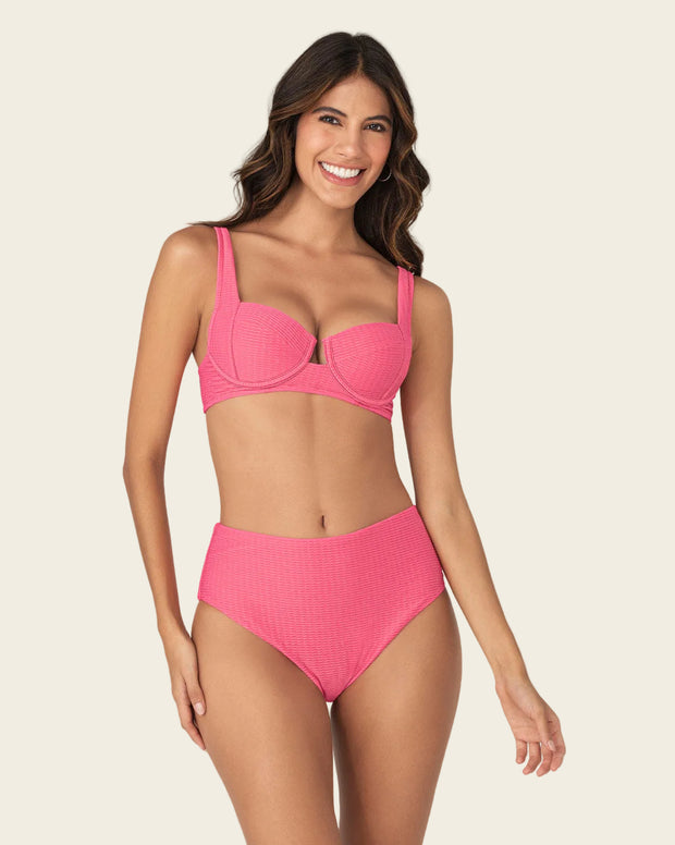 Bikini en textura acanalada con panty tiro alto y top con arcos