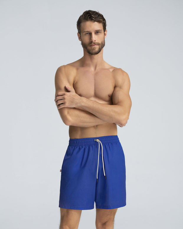 Pantaloneta de baño masculina con práctico bolsillo al lado derecho