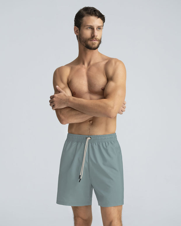 Pantaloneta de baño masculina con práctico bolsillo al lado derecho