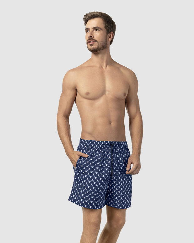 Pantaloneta de baño masculina con práctico bolsillo al lado derecho