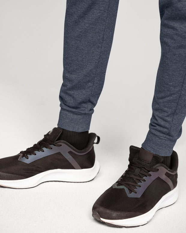 Jogger deportivo estilo sudadera con bolsillos laterales funcionales