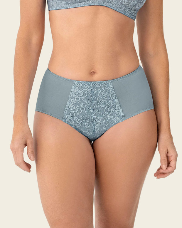 Panty clásico de control suave con toques de encaje en abdomen