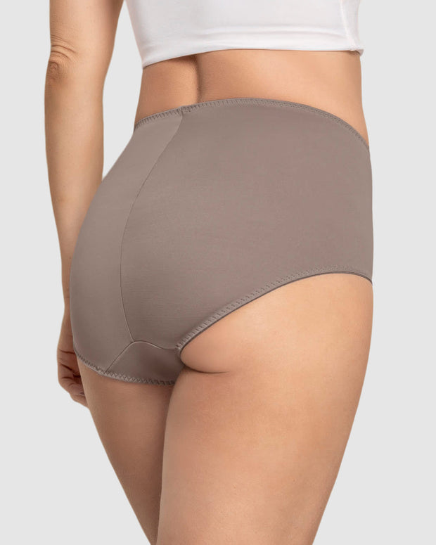 Panty clásico de control suave con toques de encaje en abdomen