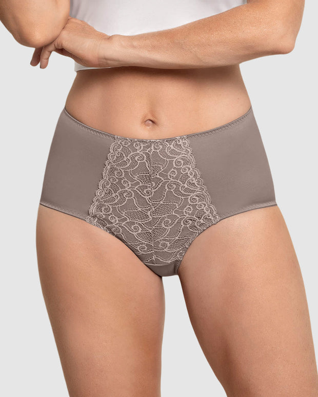 Panty clásico de control suave con toques de encaje en abdomen