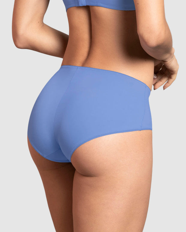 Hípster semidescaderado de buen cubrimiento