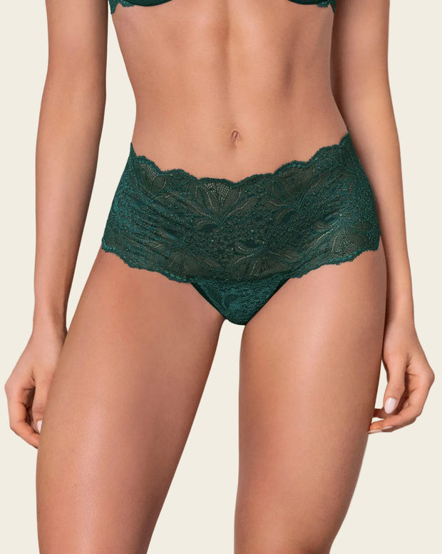 Panty estilo cachetero elaborado en encaje
