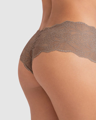 Panty estilo cachetero elaborado en encaje#color_760-gris