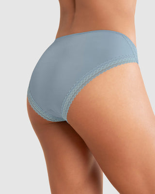 Panty tipo bikini con encaje decorativo en piernas#color_159-azul-claro