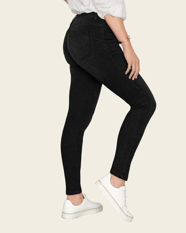 Jean skinny levanta cola