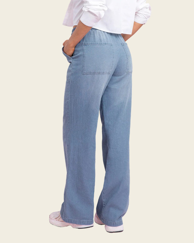 Pantalon bota recta en denim liviano