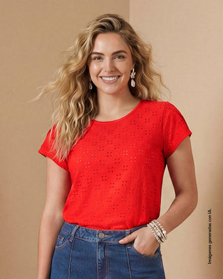 Camiseta manga corta con detalles en ojalillo#color_c36-rojo