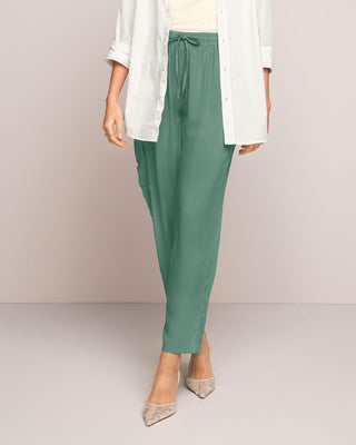 Pantalón recto con elástico y tira en cintura#color_172-verde-claro